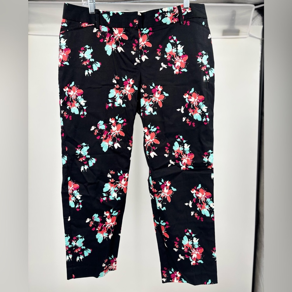 Van Heusen Women’s Classic Fit Ankle Floral Pants, Size Short 12